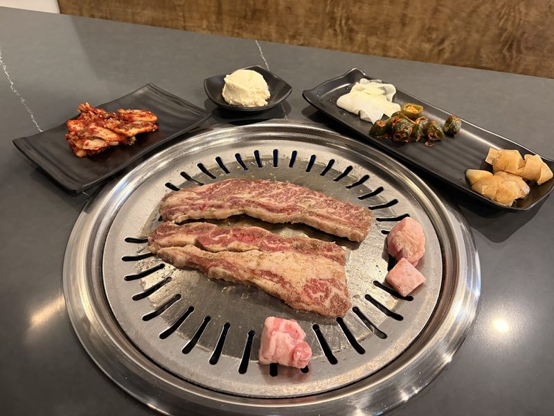 Janggogi : Korean BBQ & Sushi food